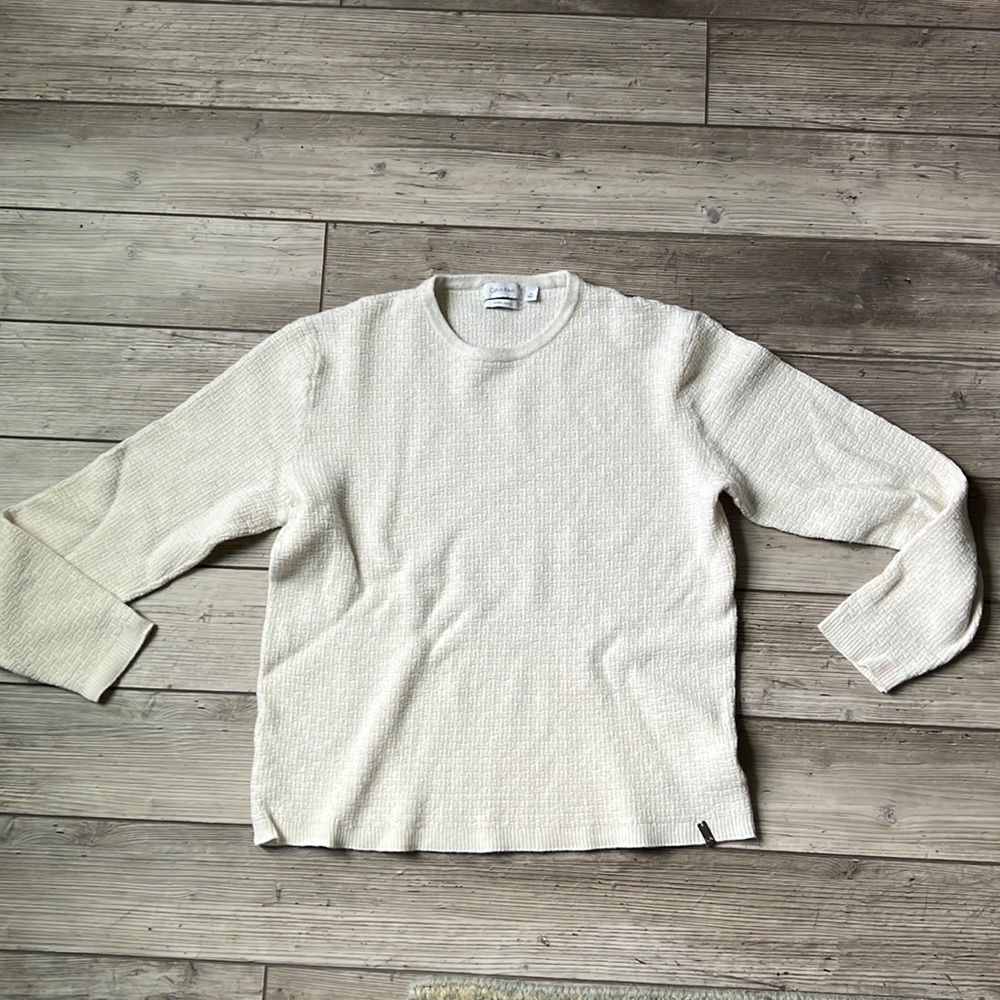 Gorgeous waffle knit white Calvin Klein sweater made with Italian yarn.